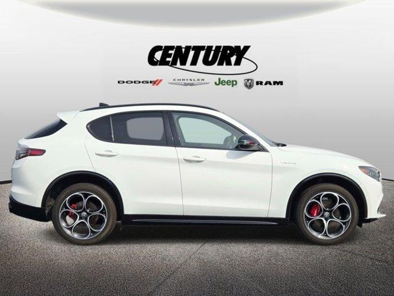 2024 Alfa Romeo Stelvio — a typically priced live listing