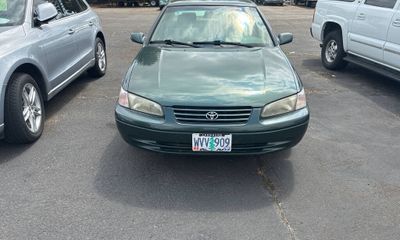 1999 Toyota Camry LE