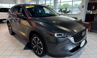 2023 Mazda CX-5 Premium Package