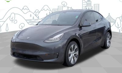 2023 Tesla Model Y Long Range