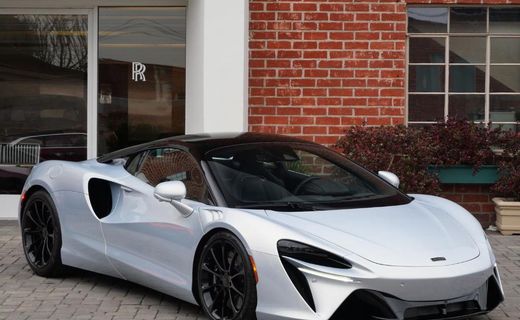2026 McLaren Artura