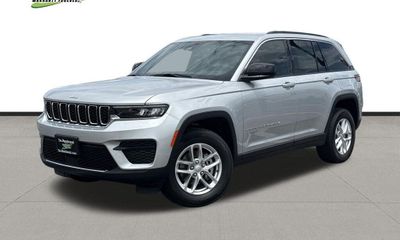 2026 Jeep Grand Cherokee Base Laredo