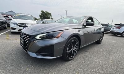 2025 Nissan Altima SR