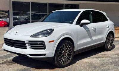 2023 Porsche Cayenne S Platinum Edition