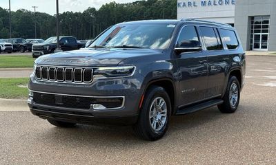2023 Jeep Wagoneer Base