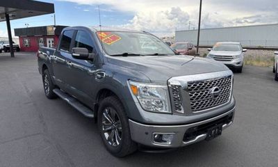 2017 Nissan Titan SV