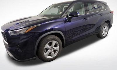 2020 Toyota Highlander LE