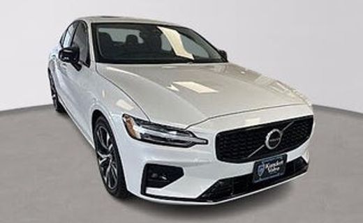 2024 Volvo S60 Plus Black Edition