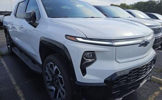 2025 Chevrolet Silverado RST