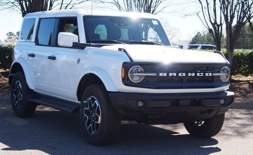 2026 Ford Bronco Outer Banks