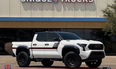 2025 Toyota Tacoma TRD OFF Road