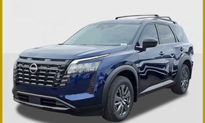 2025 Nissan Pathfinder S