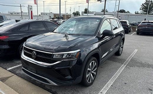 2023 Volkswagen Taos SE W Sunroof