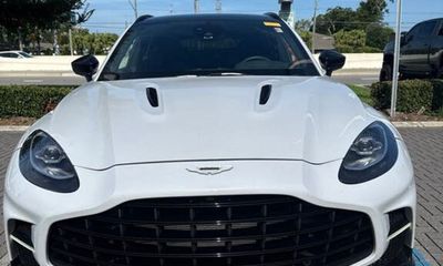 2023 Aston Martin DBX DBX707