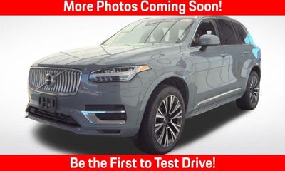 2023 Volvo XC90 Plus Bright