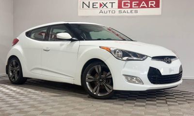 2015 Hyundai Veloster GLS Middle
