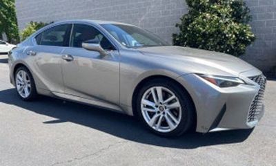 2023 Lexus IS 300 Comfort