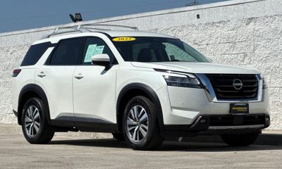 2022 Nissan Pathfinder SL