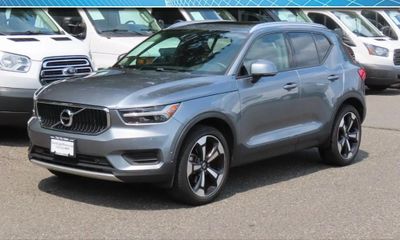 2019 Volvo XC40 Momentum