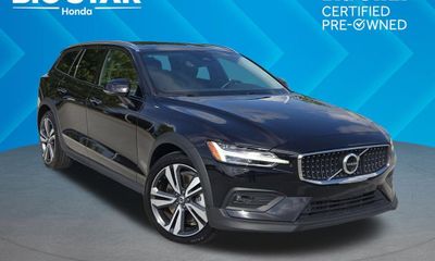 2025 Volvo V60CC Plus