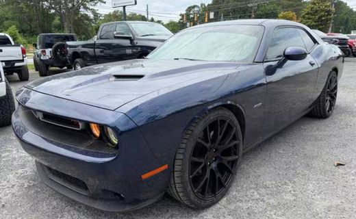 2015 Dodge Challenger SXT Plus