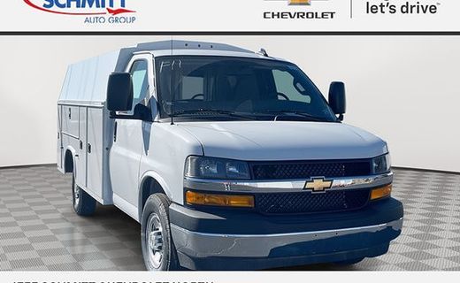 2025 Chevrolet Express 3500 Cutaway 139