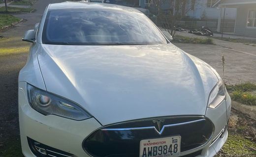 2015 Tesla Model S 70D
