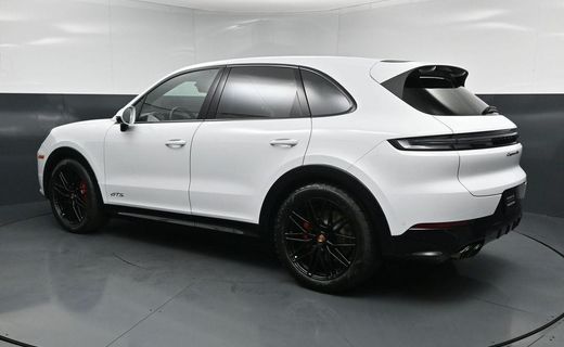2026 Porsche Cayenne GTS