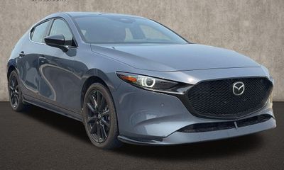 2024 Mazda MAZDA3 Premium Plus Package