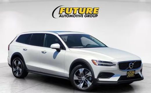 2020 Volvo V60CC Momentum