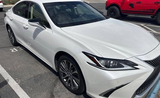 2019 Lexus ES 300H