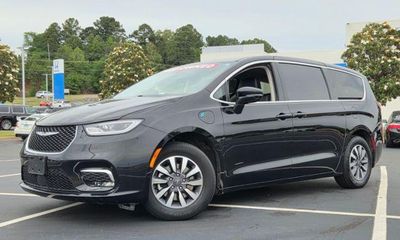 2024 Chrysler Pacifica Select