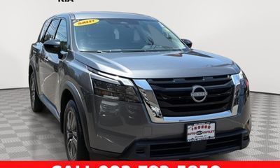 2024 Nissan Pathfinder S