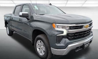 2025 Chevrolet Silverado LT