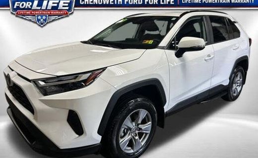 2025 Toyota RAV4 XLE