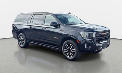 2022 GMC Yukon XL AT4