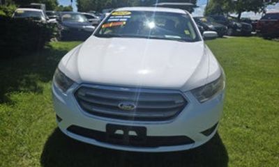 2014 Ford Taurus SEL
