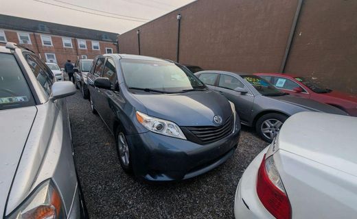 2015 Toyota Sienna L