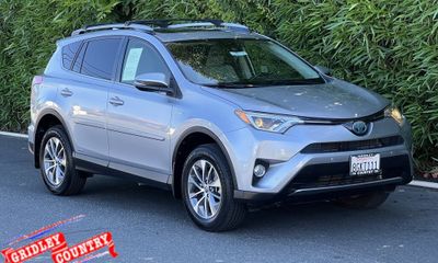 2018 Toyota RAV4 LE Plus XLE