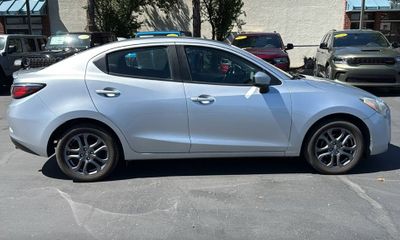 2019 Toyota Yaris L