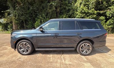 2026 Lincoln Navigator Premier