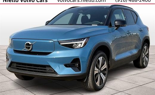 2023 Volvo XC40 Plus Dark