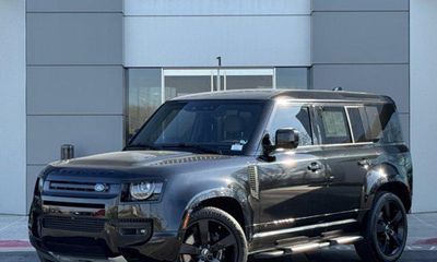 2025 Land Rover Defender 110 V8