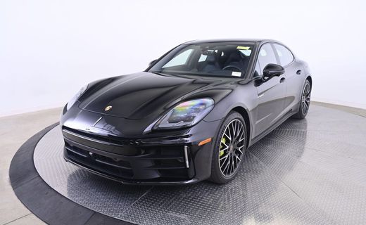 2025 Porsche Panamera 4