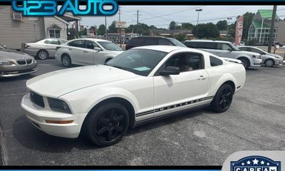 2005 Ford Mustang Deluxe