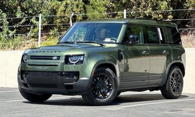 2026 Land Rover Defender 110 S