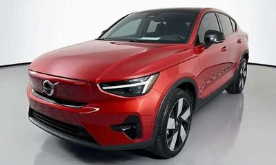 2023 Volvo C40 Ultimate Dark