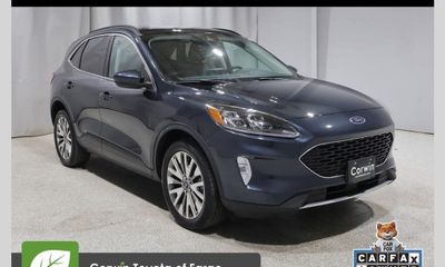 2022 Ford Escape Titanium