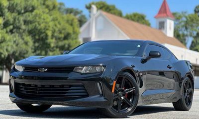 2017 Chevrolet Camaro 1LS 1LT