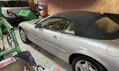 1998 Jaguar XK8